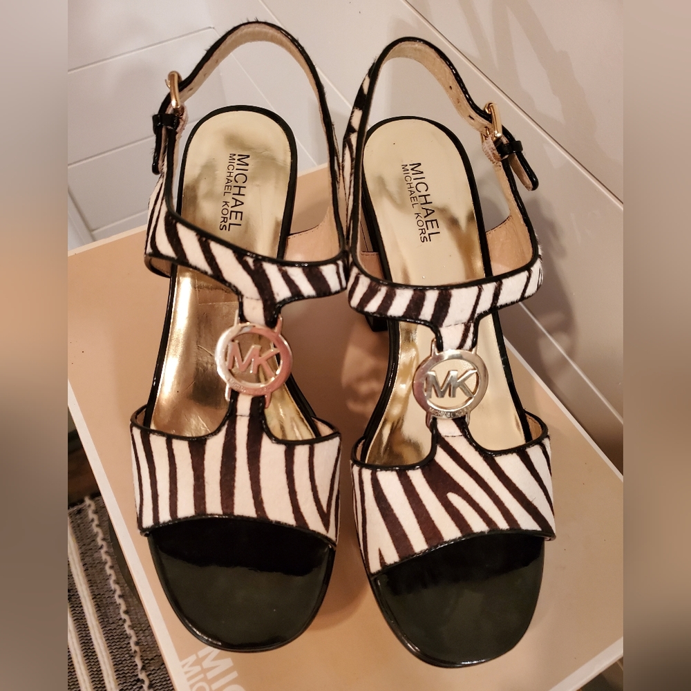 MICHAEL Micheal Kors Zebra Cary Sling Platform Sandal Size 8.5 - Picture 5 of 13